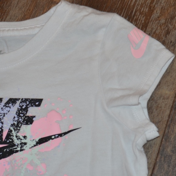 Nike - White, Pink and Black Tee - Picture 3 of 4
